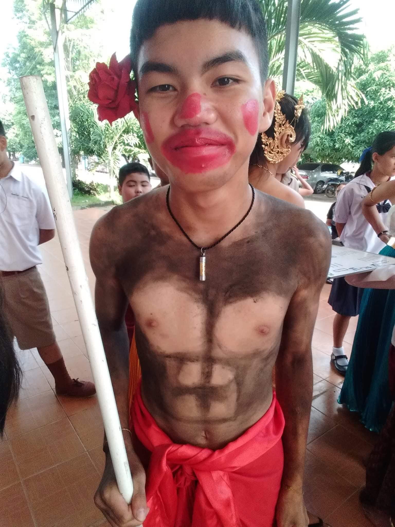 โลโก้ร้าน ข้ามากับหนุ่ม